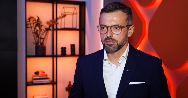 Ponad połowa studentów (54 proc.) w Polsce pracuje zarobkowo, a tylko 2 proc. określa się jako bezrobotni – wynika z badania SW Research przeprowadzonego w ramach Programu Kariera Polskiej Rady Biznesu. Z otwartymi ramionami przyjmuje ich m.in. branża automotive. Jej przedstawiciele podkreślają, że firmy angażujące do pracy młodych ludzi mają szybszy dostęp do talentów i możliwość ich kształtowania, a studenci zdobywają pierwsze doświadczenia zawodowe na coraz trudniejszym rynku pracy.