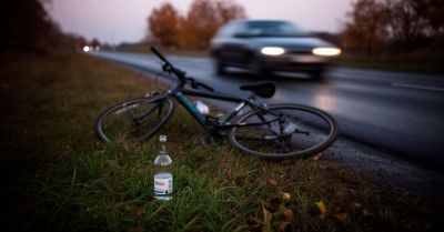 Czterech kierujących po alkoholu, rowerzystka mimo zakazu